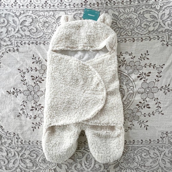 NEW Baby Infant 0-6 Month Cream Color Sherpa Fleece Bear Hooded Swaddle Suit - Picture 1 of 6